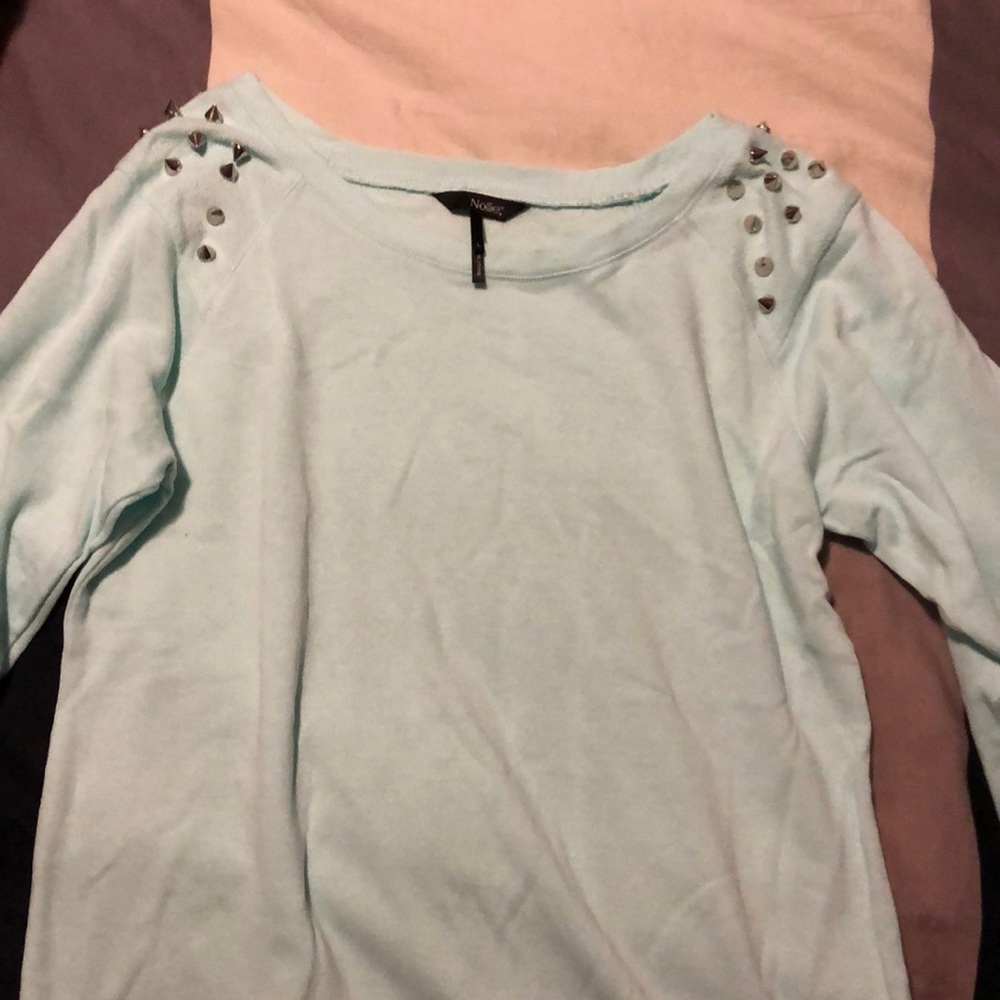 Pastel long sleeve shirt with studs on shoulders